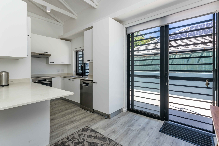 To Let 2 Bedroom Property for Rent in Sea Point Western Cape
